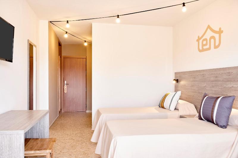 Triple Room & Unlimited Brunch image 1