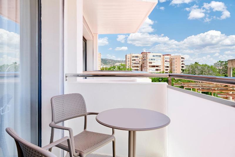 Triple Room & Unlimited Brunch image 3