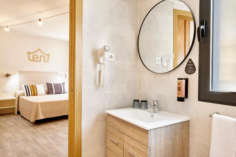 Twin Room & Unlimited Brunch image 3