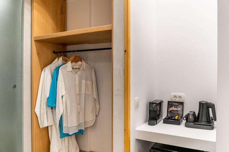 Deluxe Double Room image 1