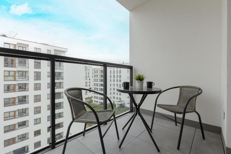 Pozytywny Mokotów Apartment with Balcony Warsaw by Noclegi Renters - image 6