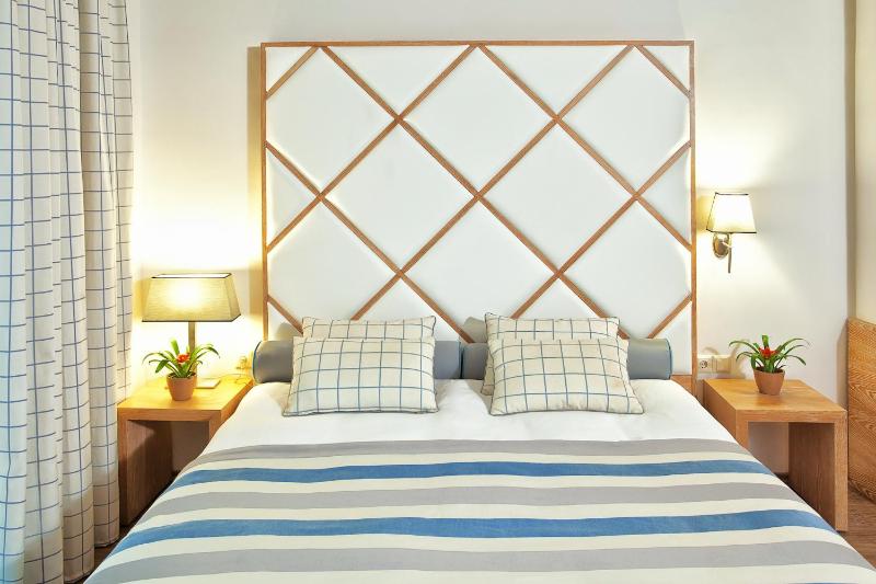 Budget Double Room image 4