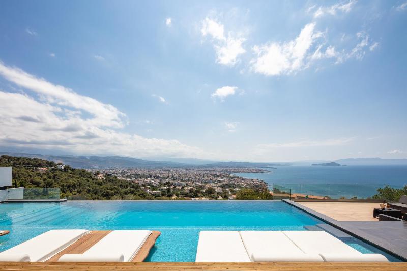 Regal Residence - image 12