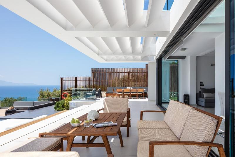 Regal Residence - image 7