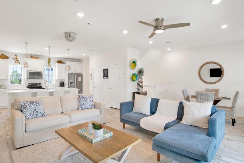 Lost Key 14558 Salt Meadow Dr By Pkrm - image 4