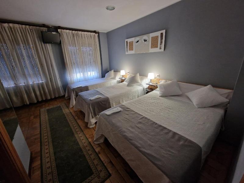 Hostal Fidalgo - image 10