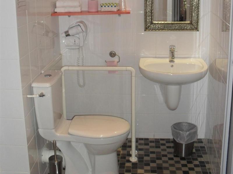 Superior Double Room image 4