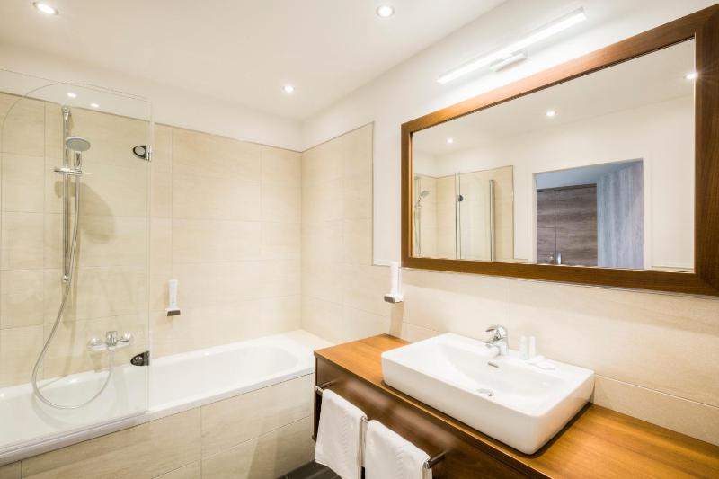 Double Room image 3