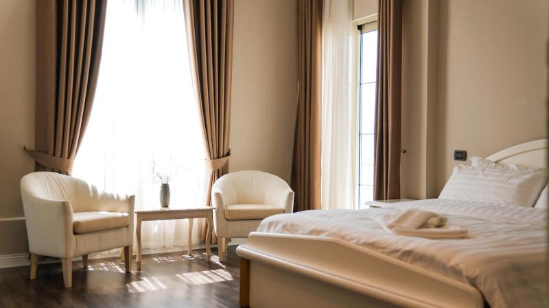 Double Room with Sea View image 3