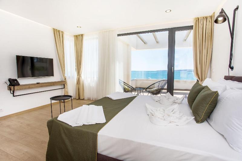 Olive Villas Beach Hotel - image 40