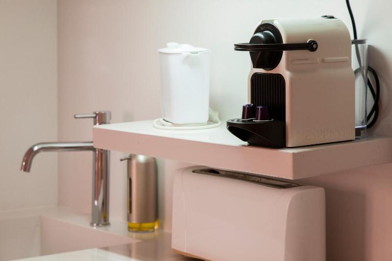 Deluxe Studio image 4