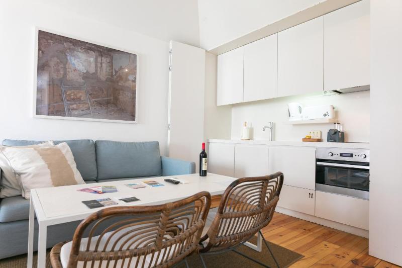 Deluxe Studio image 2