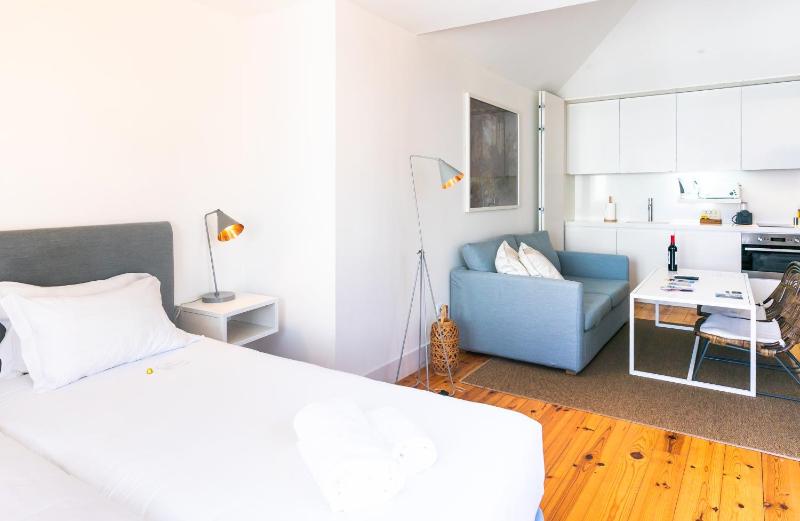 Deluxe Studio image 3