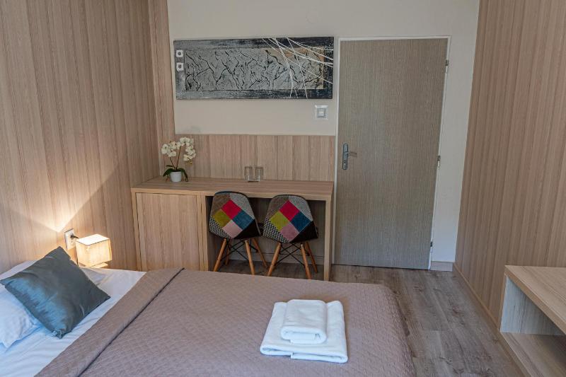 Double or Twin Room image 4