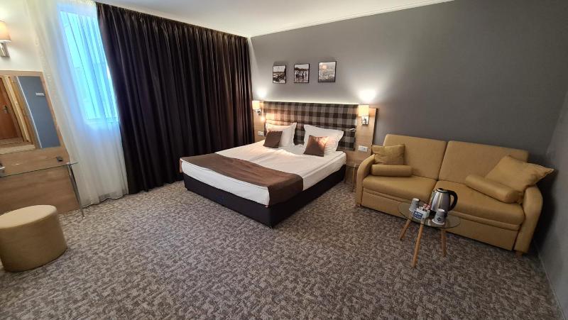 Deluxe Double Room image 4