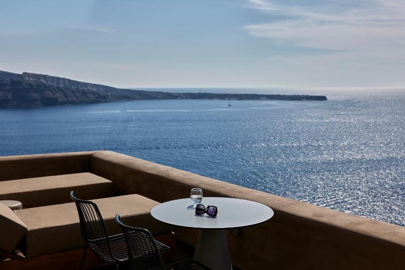 Master Suite Sea View with Heated Pool image 4