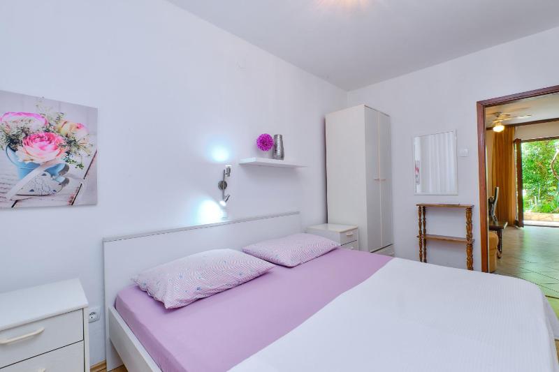 Apartment 1 image 2