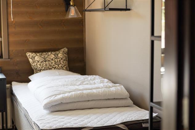 Twin Room with Shared Bathroom image 2