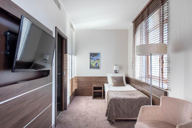 Standard Triple Room image 1