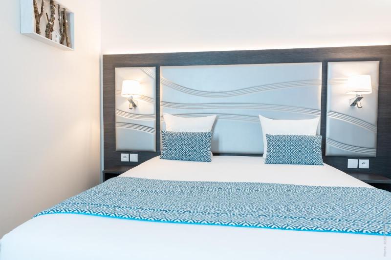 Superior Double Room image 3