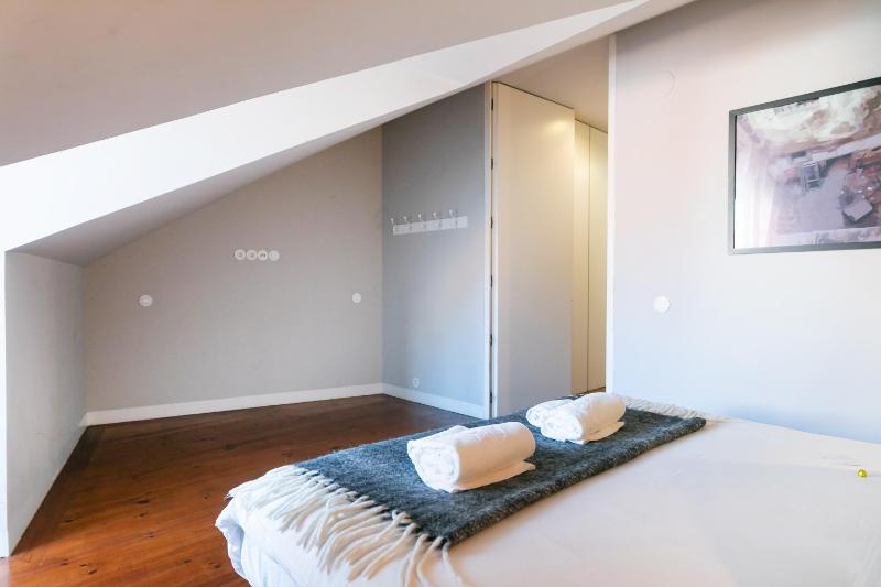 One-Bedroom Apartment image 3