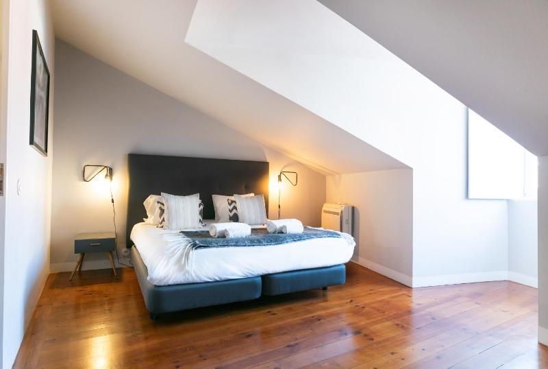 One-Bedroom Apartment image 4