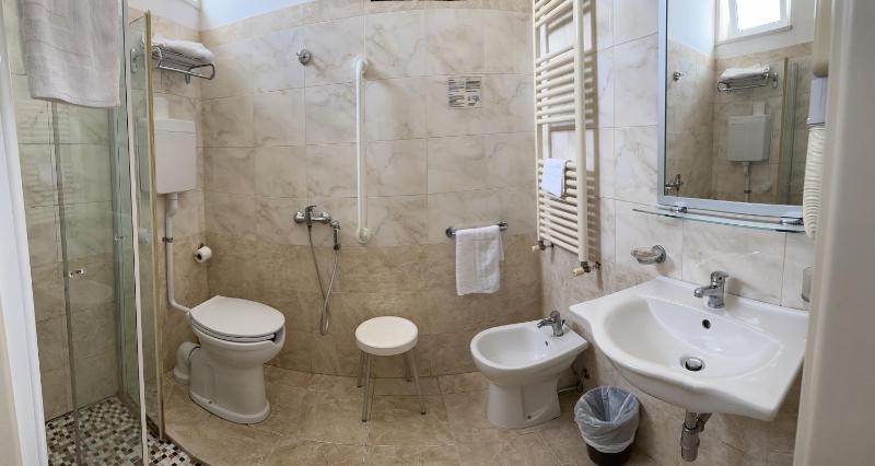 Single Room image 1