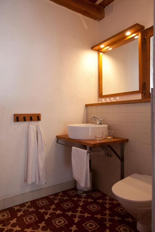 Quadruple Room image 4