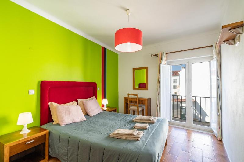 One-Bedroom Apartment image 1