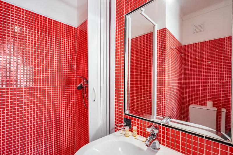 Twin Room image 2