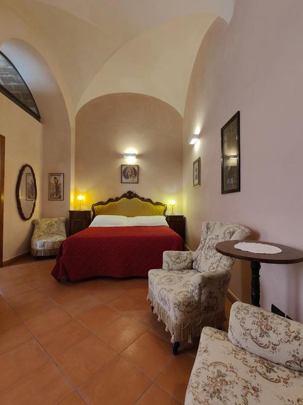 One-Bedroom Apartment image 1