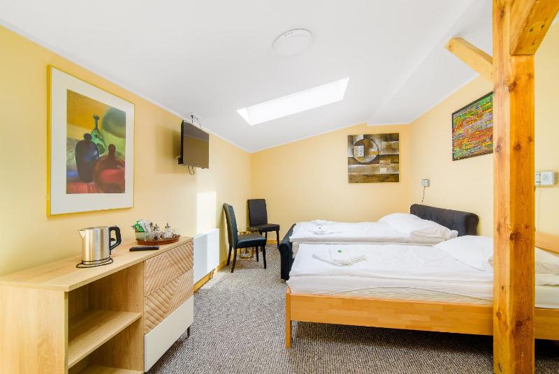 Quadruple Room image 3