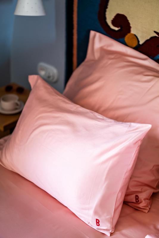 Superior King Room image 4