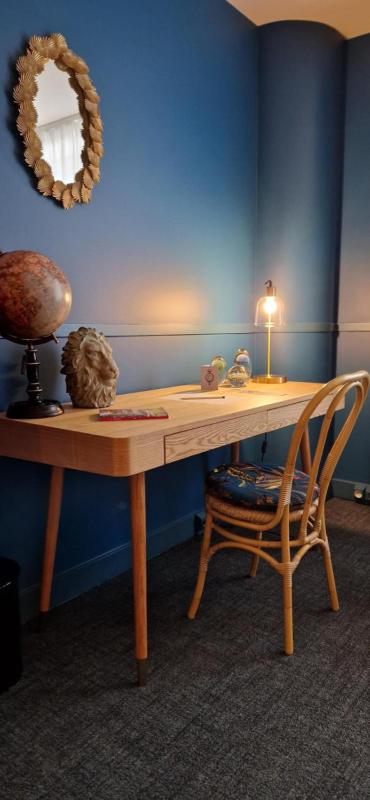 Premium King Room image 1