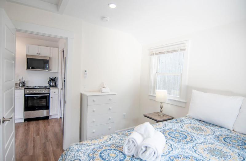 Cottage 3 - One-bedroom image 4