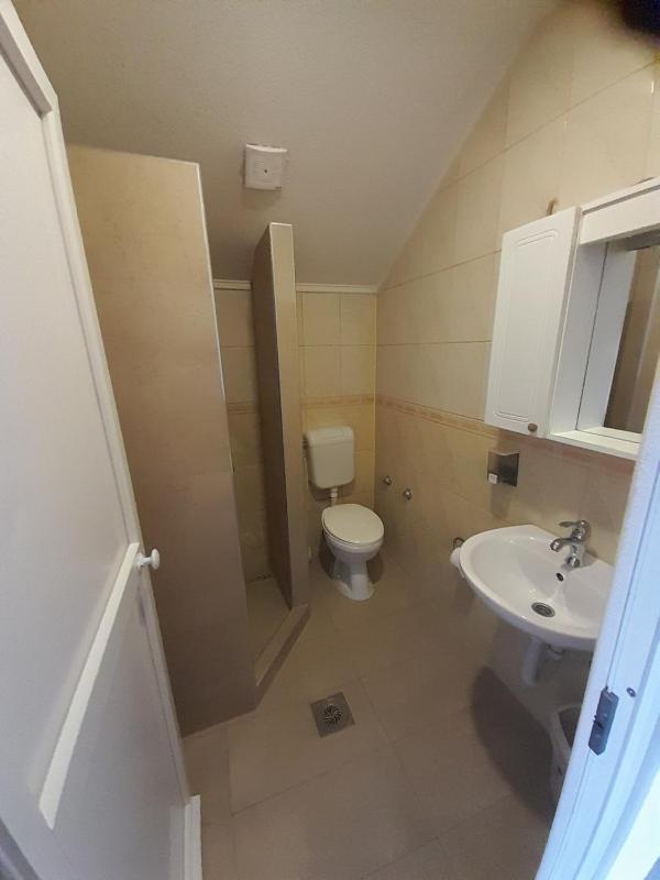 Deluxe Double Room with Extra Bed image 4