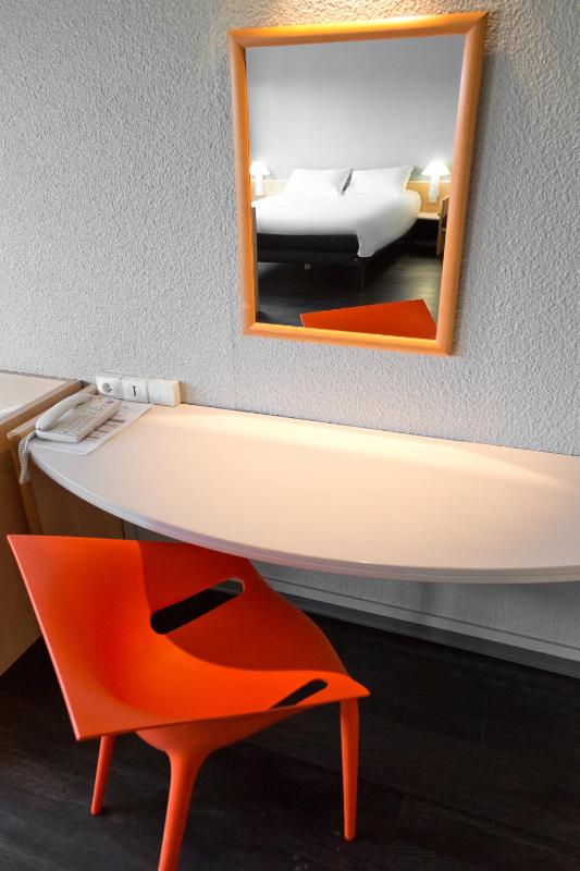 Standard Double Room image 2