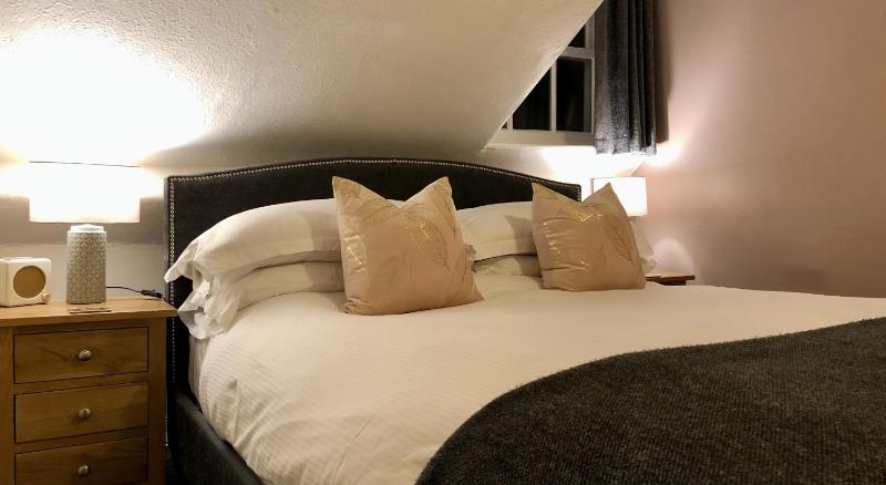 Deluxe Suite image 3