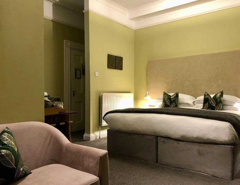 Superior Double Room image 3
