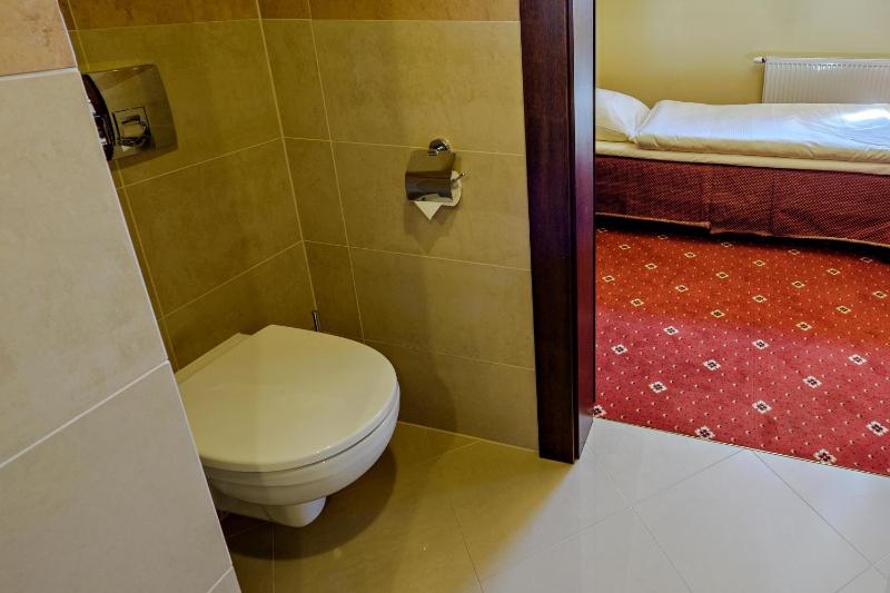 Single Room image 4