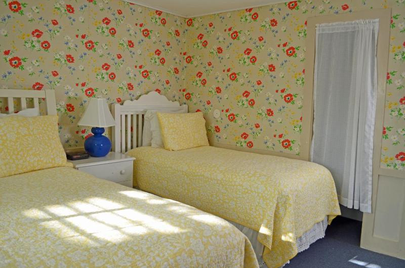 Standard Family Room image 3