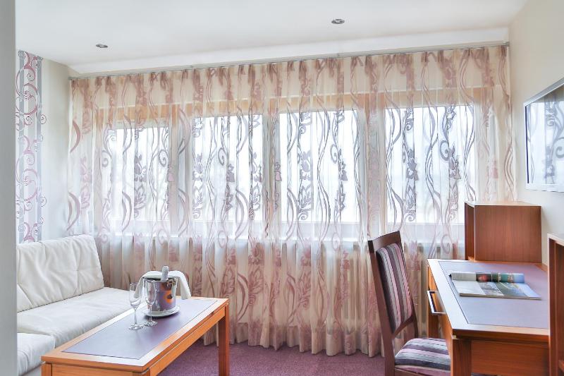Suite with Lake View image 2