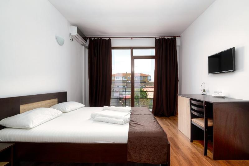 Double Room image 1