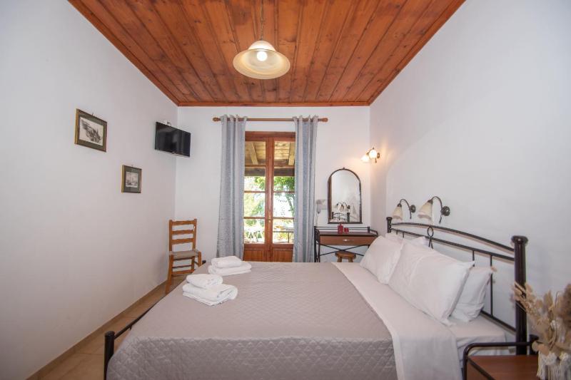 Studio (2 Adults) with Sea View image 1