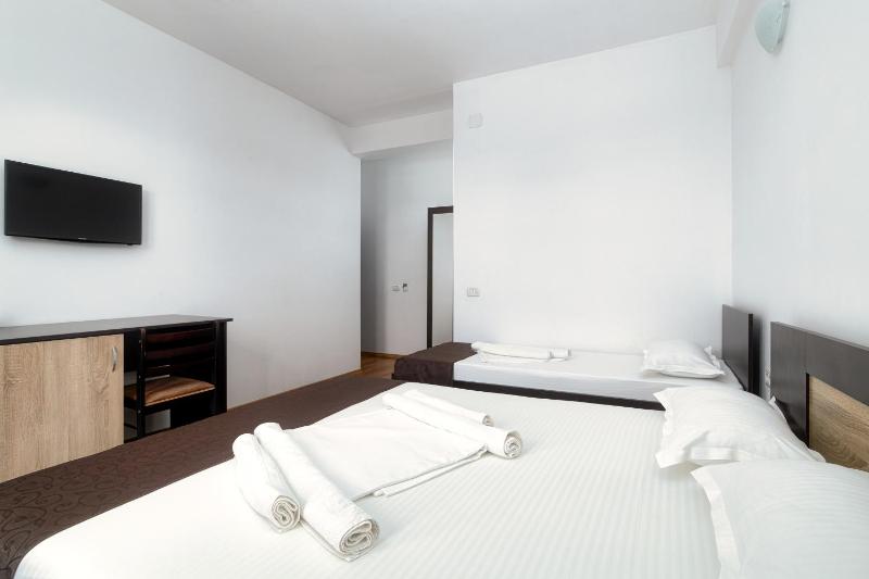 Superior Double Room image 4