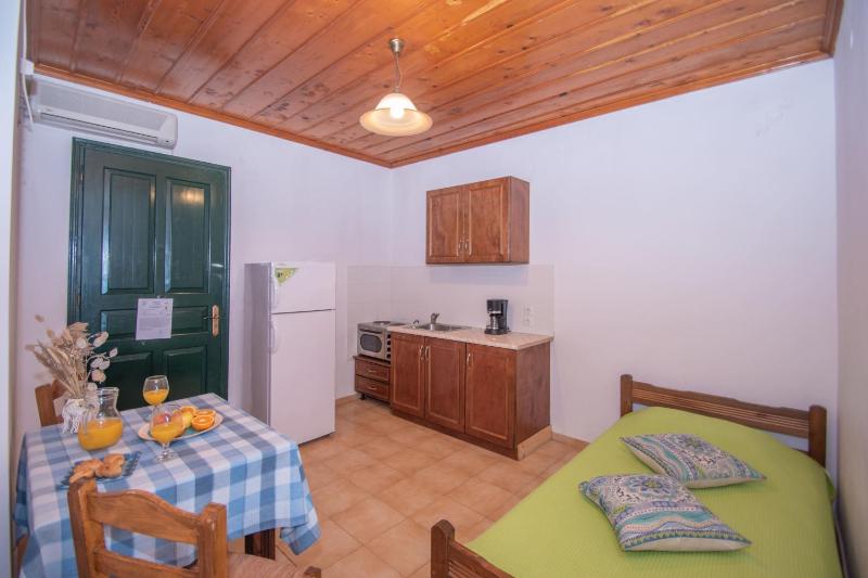 One-Bedroom Apartment (3 - 4 Adults) image 3