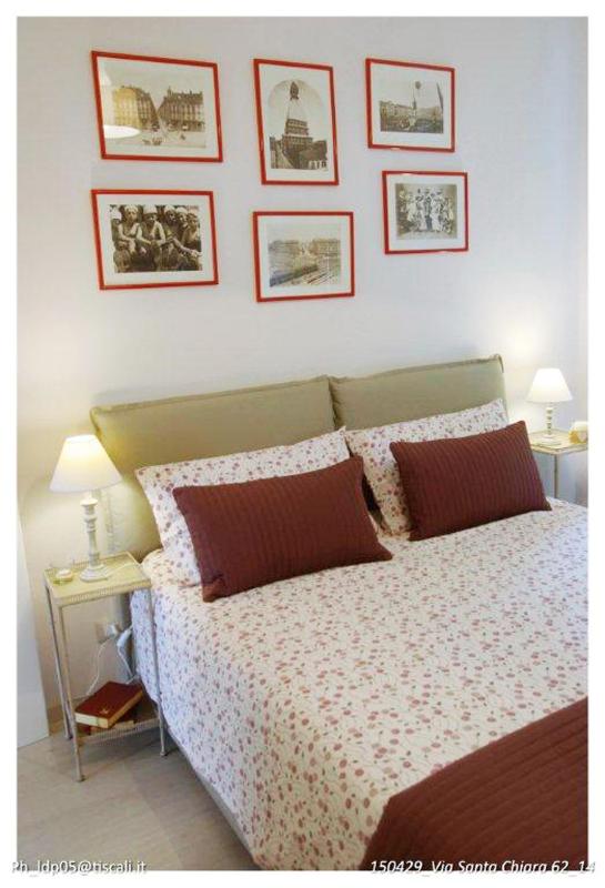 Santa Chiara Apartment by Home4holidays - image 6