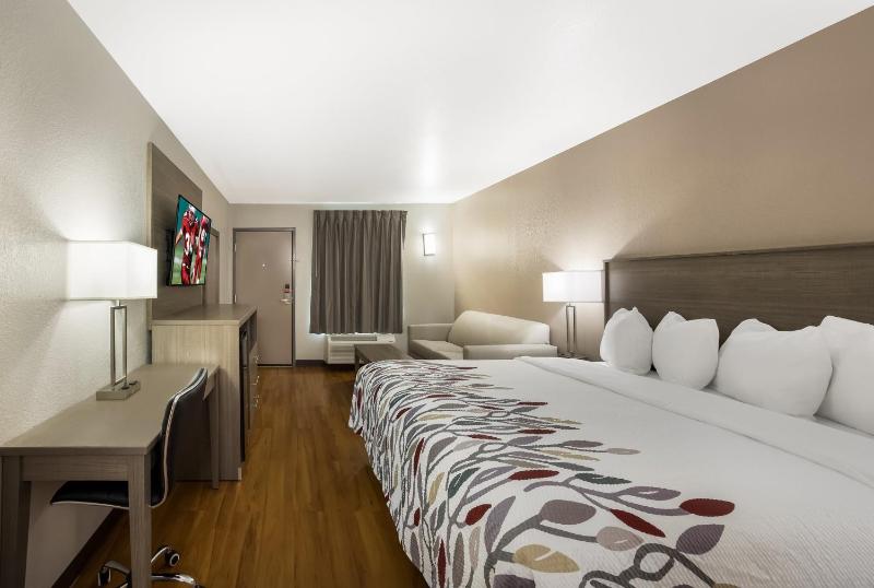 Suite King Room Smoke Free image 3