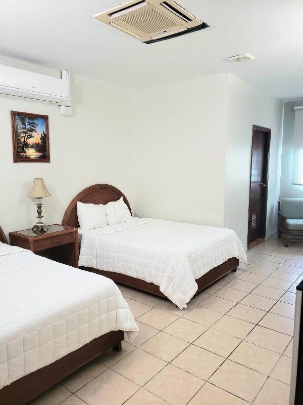 Double Room with Two Double Beds image 4