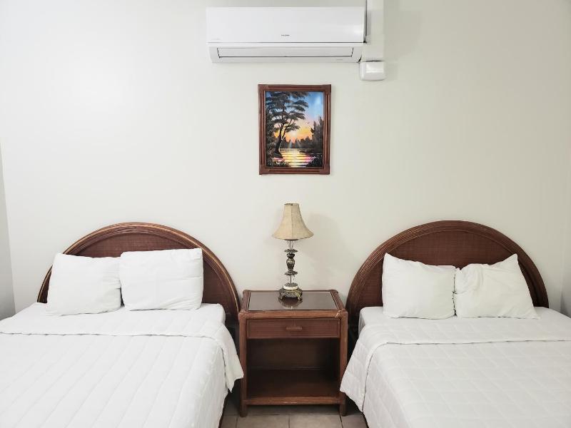 Double Room with Two Double Beds image 3